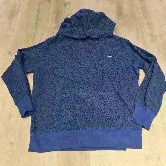 Levi's Tops - Levis Animal Print Sweatshirt